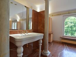 Luxurious Country House
