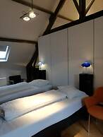 Beautiful Villa for Groups With Swimming Pool, Sauna and Wifi