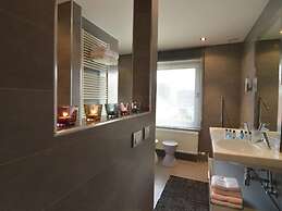 Beautiful Villa for Groups With Swimming Pool, Sauna and Wifi
