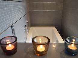 Beautiful Villa for Groups With Swimming Pool, Sauna and Wifi