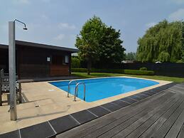 Beautiful Villa for Groups With Swimming Pool, Sauna and Wifi