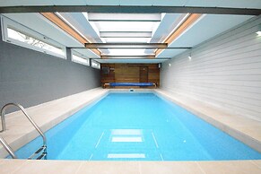 Luxury Pool Villa in Goesnes