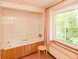 Glorious Holiday Home in Wéris with Hot Tub