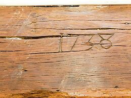 Glorious Holiday Home in Wéris with Hot Tub