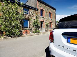 Cozy Holiday Home in Gros-fays With Terrace