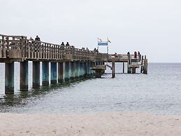 Spacious Apartment in Boltenhagen by the Sea