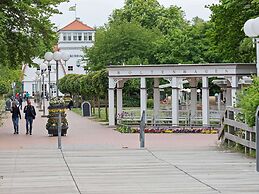 Spacious Apartment in Boltenhagen by the Sea