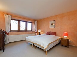 Cozy Holiday House near La Roche