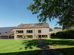 Cozy Holiday House near La Roche