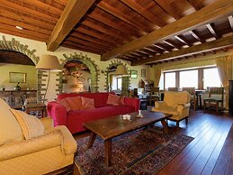 Cozy Holiday House near La Roche