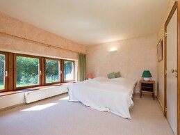 Cozy Holiday House near La Roche