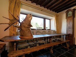 Cozy Holiday House near La Roche