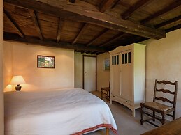 Cozy Holiday House near La Roche