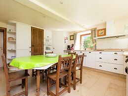 Cozy Holiday House near La Roche
