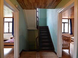 Charming Holiday Home in Coo