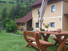 Modern Holiday Apartment in Rennweg am Katschberg