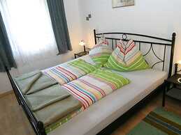 Modern Holiday Apartment in Rennweg am Katschberg