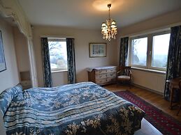 Villa With 5 Bedrooms and 4 Bathrooms