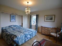 Villa With 5 Bedrooms and 4 Bathrooms