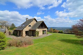Hillside Retreat With Pond