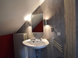 Villa With 5 Bedrooms and 4 Bathrooms