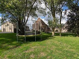 Mansion in Roesbrugge With Garden