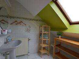 Nice Holiday Farmhouse Located in Sourbrodt near Ski Resort of Ovifat