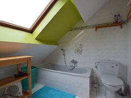 Nice Holiday Farmhouse Located in Sourbrodt near Ski Resort of Ovifat