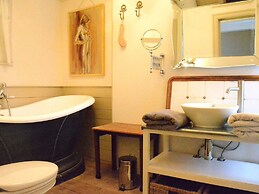 Cozy Holiday Home in Bièvre with Hot Tub