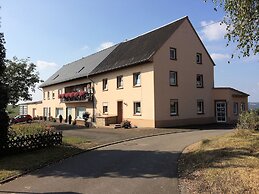 Spacious Apartment in Rodershausen With Barbecue