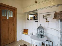 Beautiful Villa Near the Sea