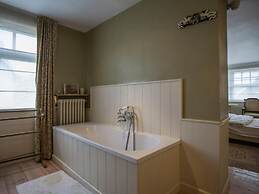 Beautiful Villa Near the Sea