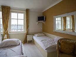 Beautiful Villa Near the Sea