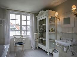 Beautiful Villa Near the Sea