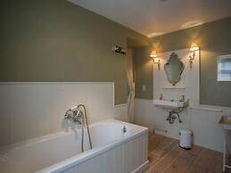 Beautiful Villa Near the Sea