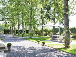 Superb Holiday Home With Garden in Serinchamps