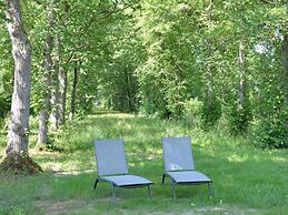 Superb Holiday Home With Garden in Serinchamps