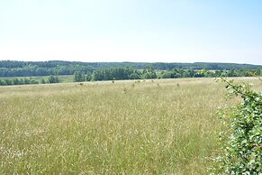 Superb Holiday Home With Garden in Serinchamps