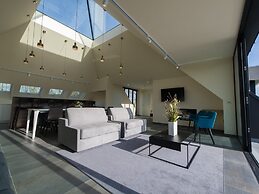 Lovely Holiday Home 'walleken' With a Pond