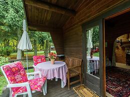 Holiday Home on a Horse Farm in Heath