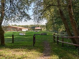 Holiday Home on a Horse Farm in Heath
