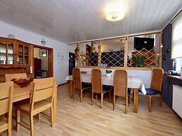 A Comfortable, Large House With Wifi in Hochsauerland, Suitable for 14