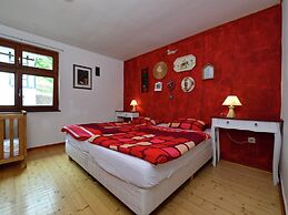 A Comfortable, Large House With Wifi in Hochsauerland, Suitable for 14