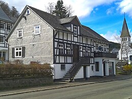 A Comfortable, Large House With Wifi in Hochsauerland, Suitable for 14