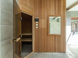 Villa With Pool and Sauna Near the sea