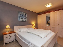 Villa With Pool and Sauna Near the sea