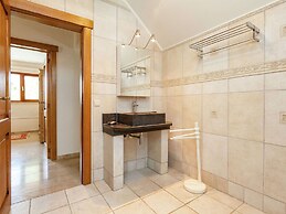 Villa With Pool and Sauna Near the sea