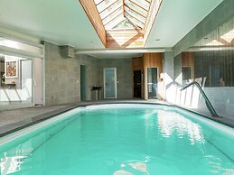 Villa With Pool and Sauna Near the sea