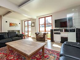 Villa With Pool and Sauna Near the sea