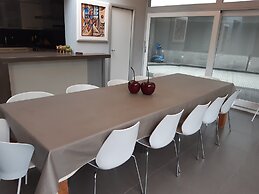 Villa With Pool and Sauna Near the sea